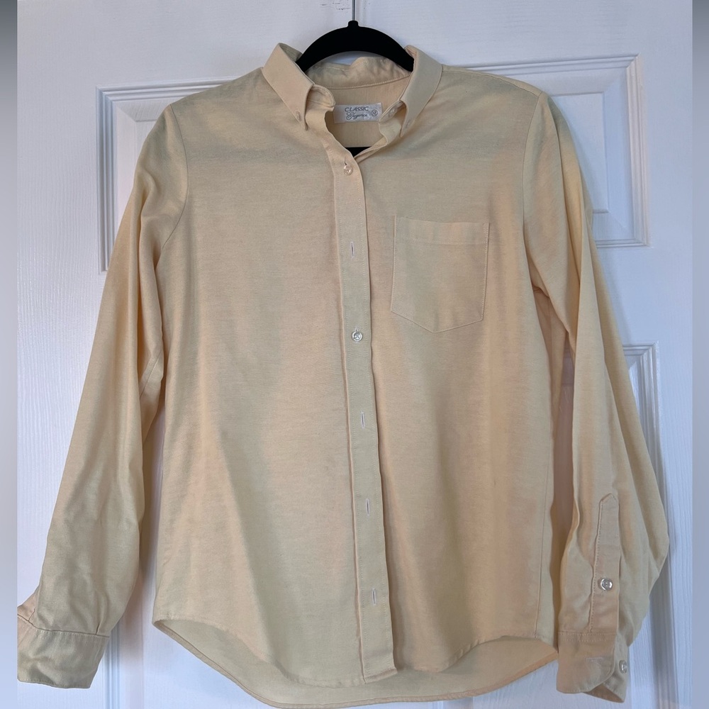 Cute yellow button down shirt, size L
